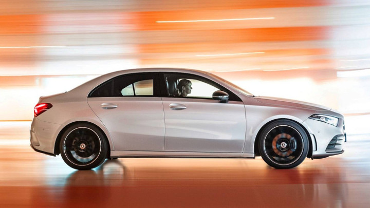 Mercedes Classe A Berline lateral